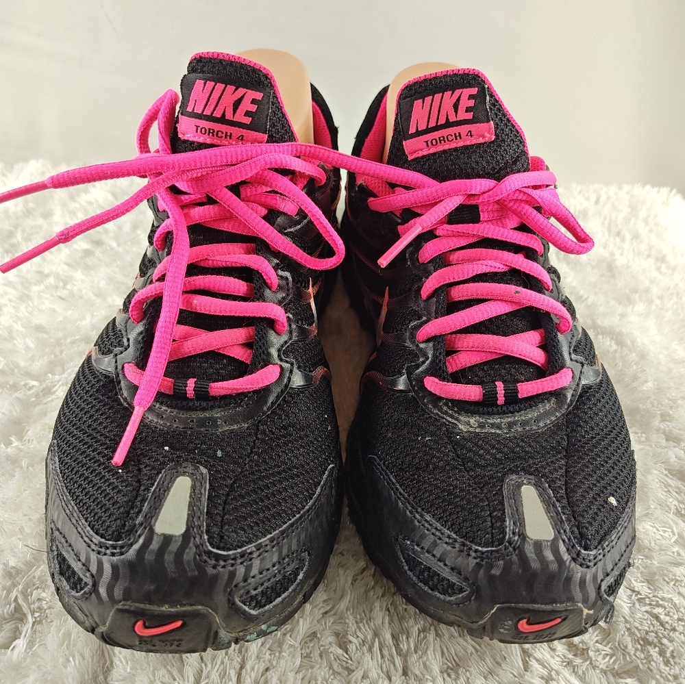 Nike Womens Size 9 Air Torch 4 Pink & Black Sneakers. - Picture 2 of 15